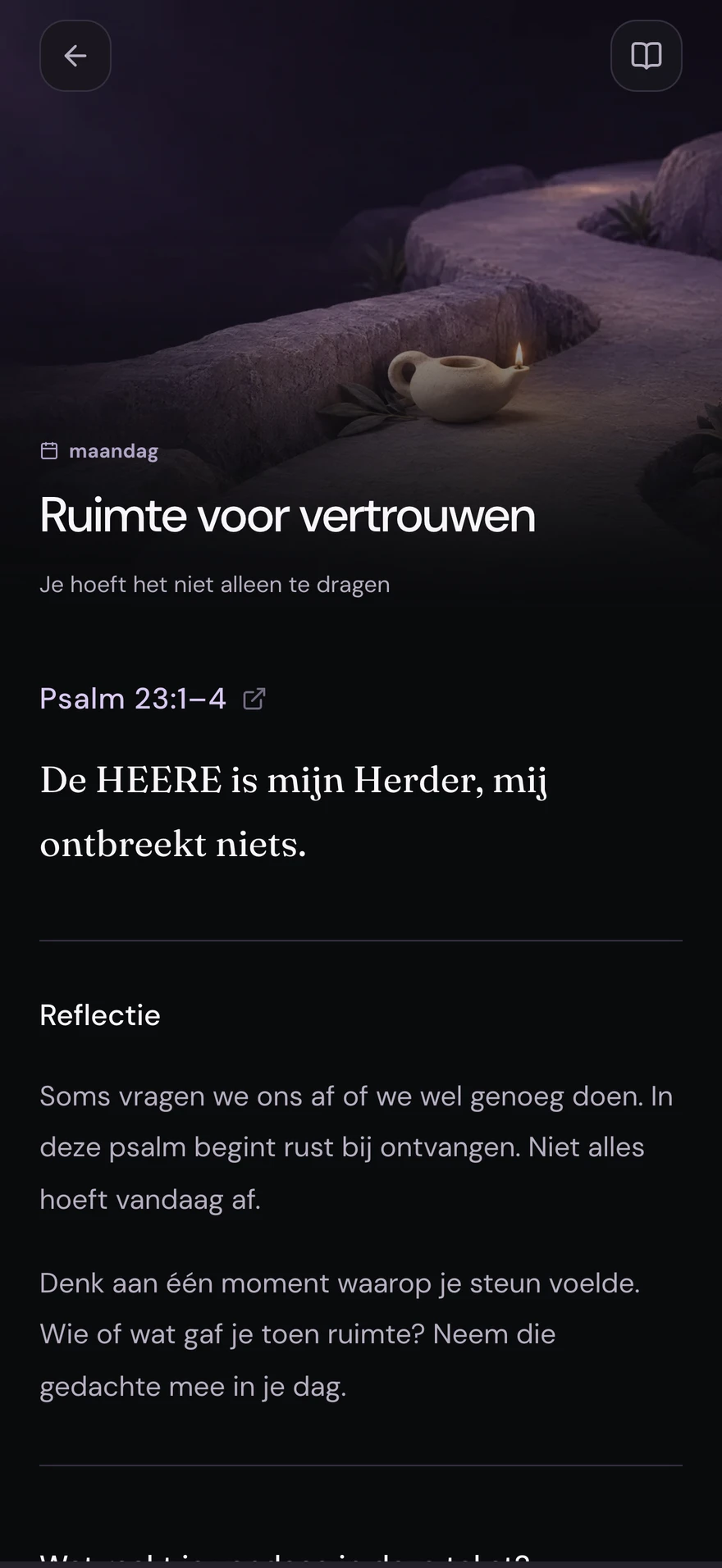 SoulBuddy — Bijbelmoment, donkere modus met fictieve voorbeeldinhoud